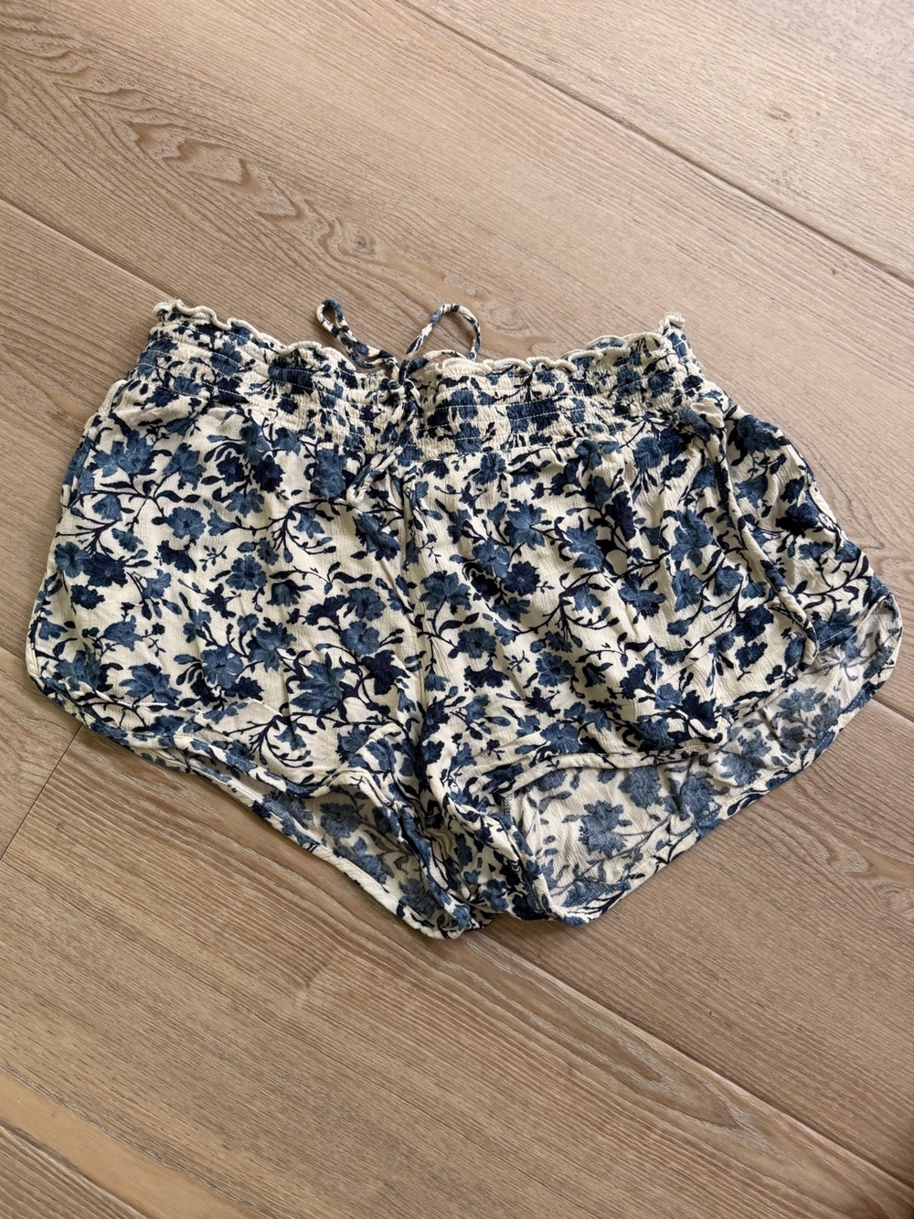American Eagle Floral Print MicroShorts M